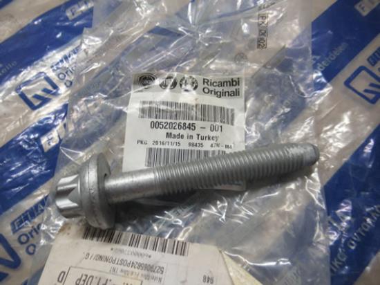 52026845 Bout motor ophanging