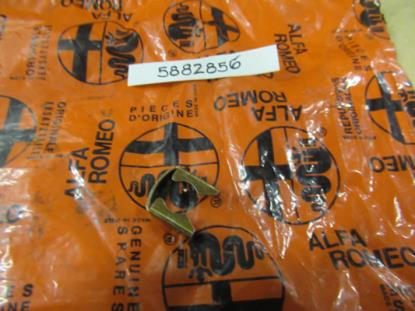 5882856 Brandstofinjectie clip