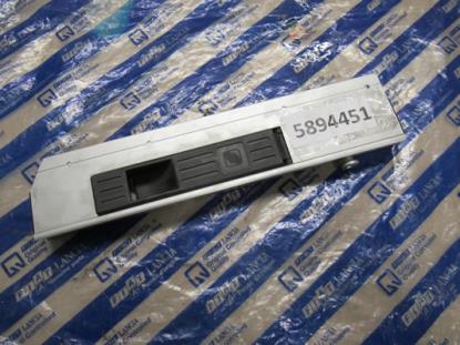 5894451 Slot laadbak links