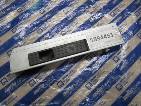 5894451 Slot laadbak links