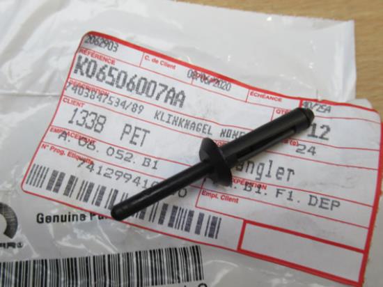 6506007AA Klinknagel
