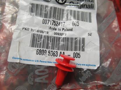 71752417 Pen voor derde remlicht