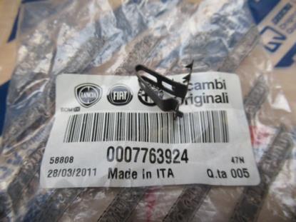 7763924 Veertje voor sleepoogkapje