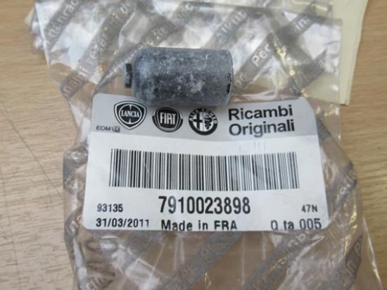 7910023898 Plug voor waterpomp 1.9 TD