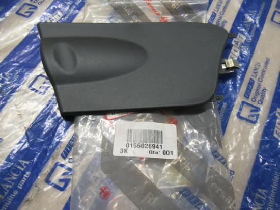 156026941 Afdekking achterklep rechterzijde