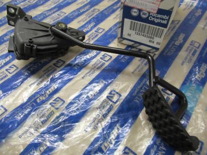 1337493080 Gaspedaal electronisch