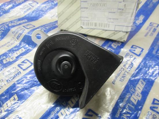 1358910080 Claxon