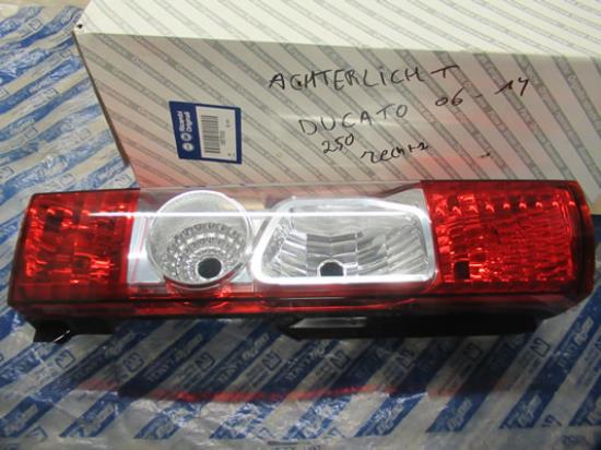 1365775080 Achterlicht rechterzijde