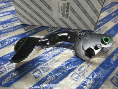 1401059680 Koppelingspedaal