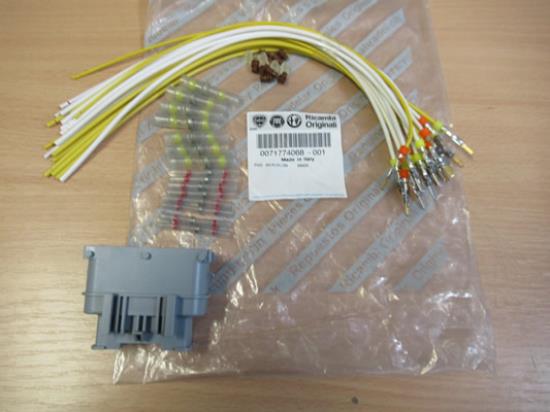 71774068 Verbinding kabelboom motorzijde