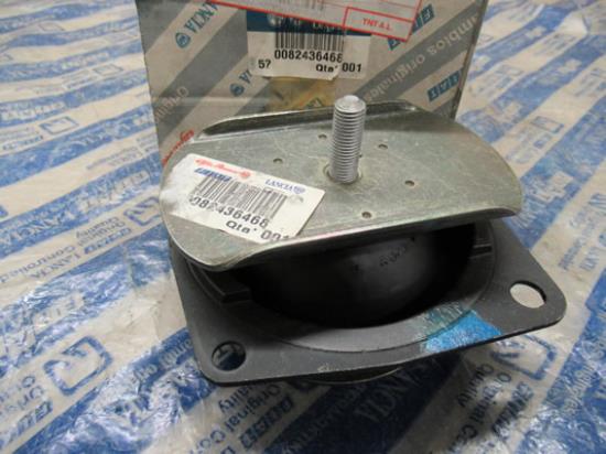 82436468 Motorsteun