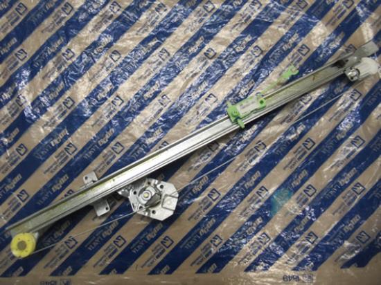 1320338080 Raammechaniek linksvoor