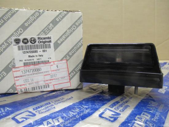 1374720080 Kentekenverlichting rechterzijde