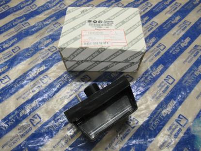 1374721080 Kentekenverlichting linkerzijde