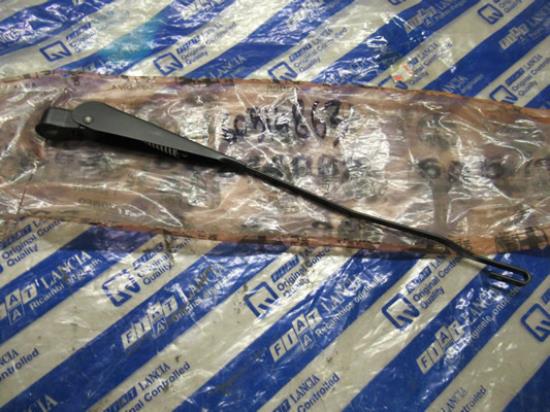 60514863 Ruitenwisserarm achterruit