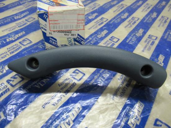 735309965 Deurgreep achterklep linkerzijde