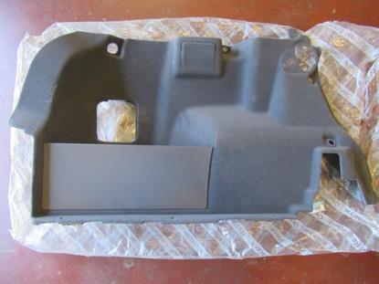 735424955 Bekleding kofferbak linkerzijde