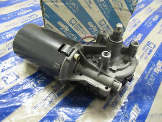 9945855 Ruitenwissermotor voorzijde