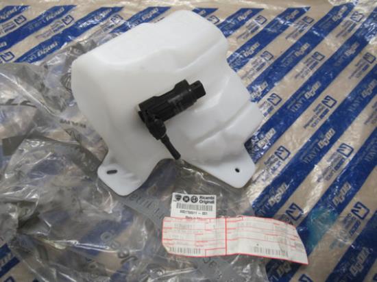 51768011 Ruitensproeiervloeistof reservoir inclusief pomp