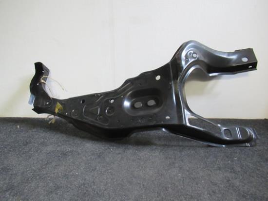 7777390 Frame versteviging linksvoor