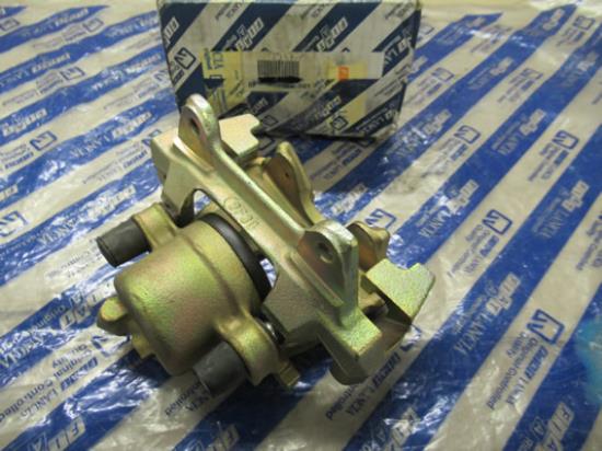 9947120 Remklauw rechtsvoor