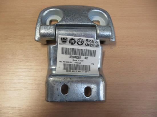 1388882080 Scharnier achterklep rechtsboven