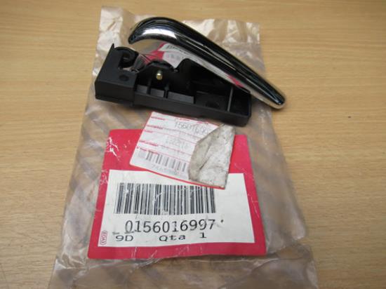 156016997 Deurgreep binnenkant linksvoor