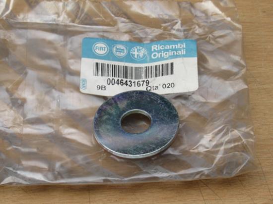 46431679 Afstandsschijf achtervering