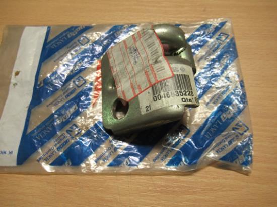 46835228 Onderste scharnier portier linksvoor en achter