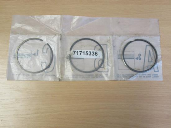 71715336 Zuigerverenset