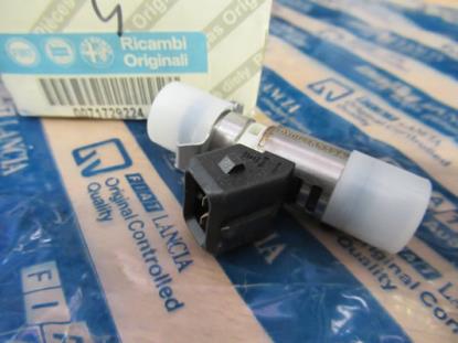 71729224 Injector