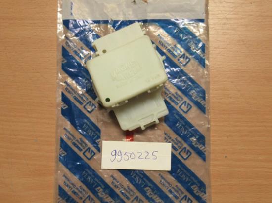 9950225 Ruitenwissermotor relais