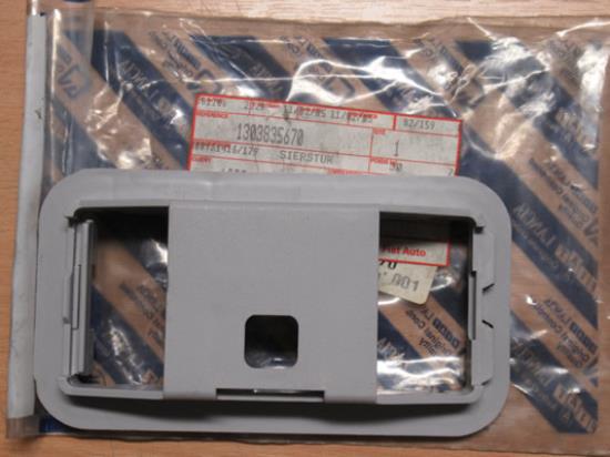 1303835670 Sierstuk plafondverlichting