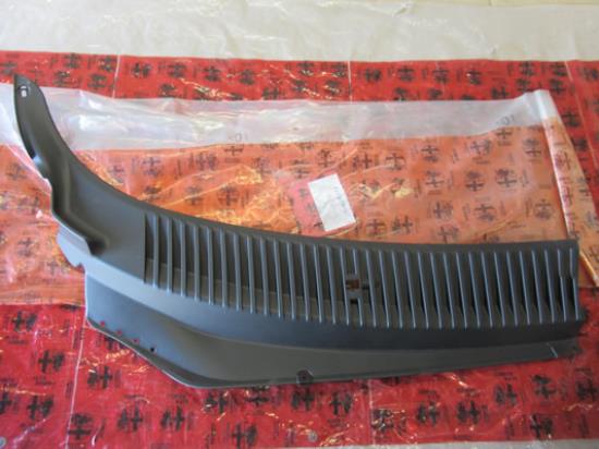 60626787 Sierstuk grille rechterzijde