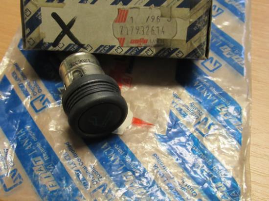 717932614 Aansteker element dashboard