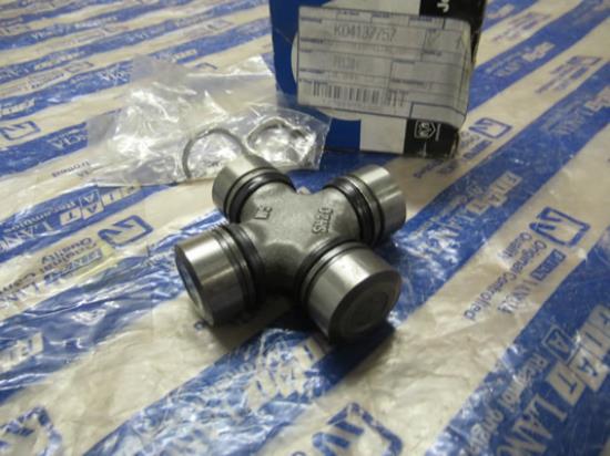 K04137757 Kruisstuk voorzijde as