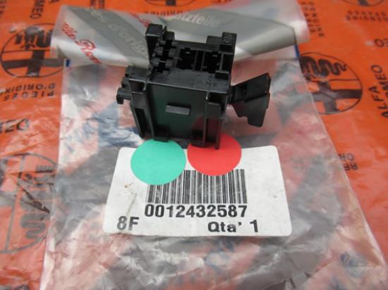 12432587 Stekker 5 polig