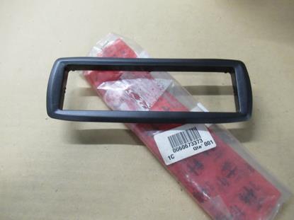 60673373 Autoradio frame