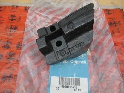 60695712 Stootblok voorbumper rechterzijde