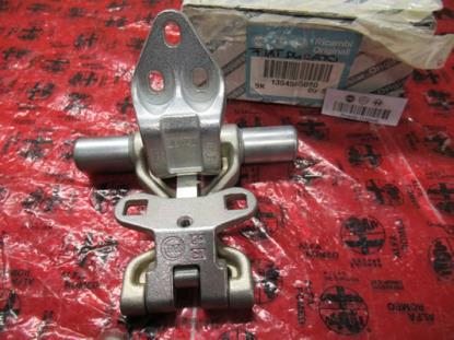 1354565080 Scharnier laaddeur onderkant