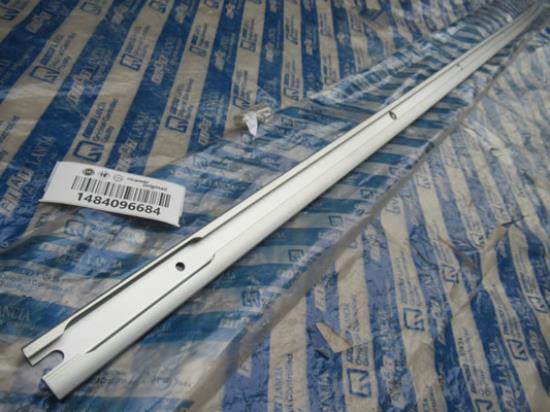 1484096684 Dakraamgeleider linkerzijde