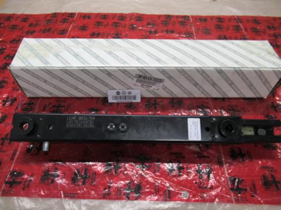 51828684 Geleiding rail links voor linkerstoel