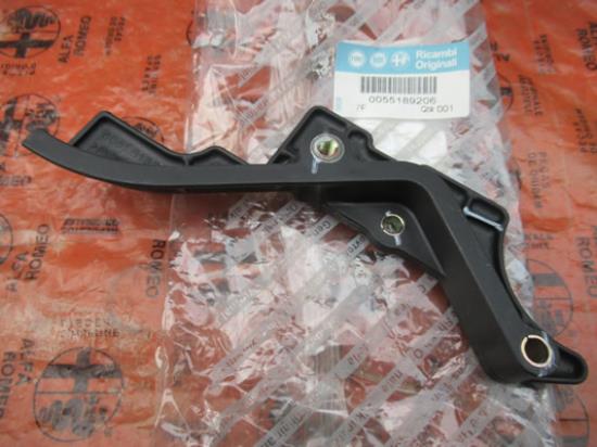 55189206 Beschermplaat distributie linkerzijde 2.0 TS