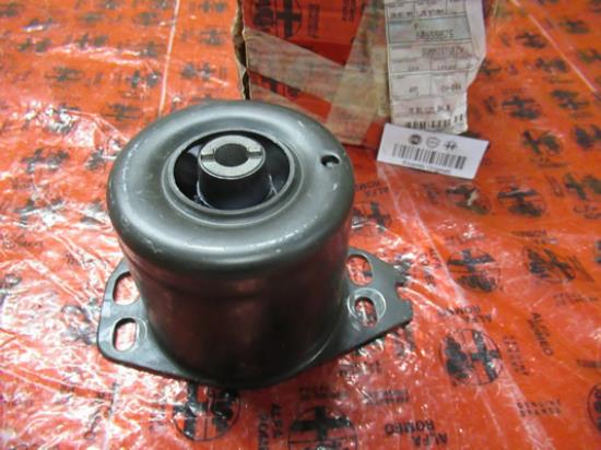 60655875 Motorsteun links