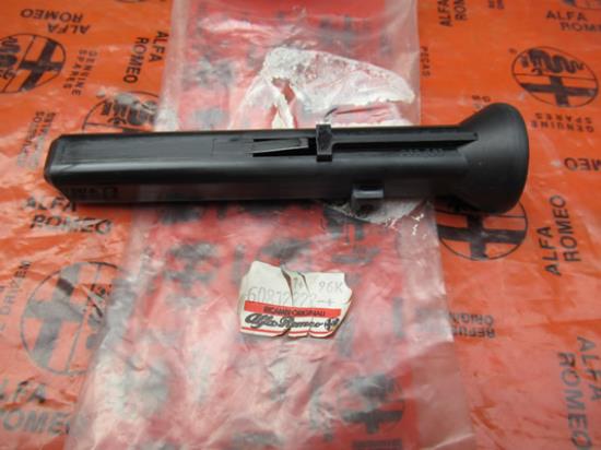 60812222 Geleiding hoofdsteun voorstoelen