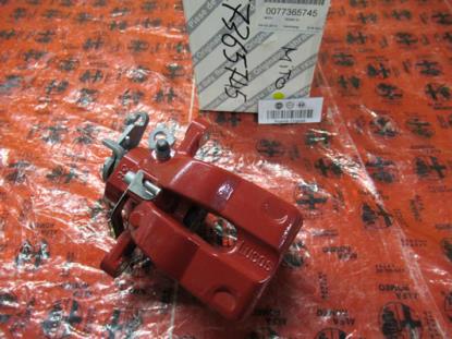 77365745 Remklauw rechtsachter rood