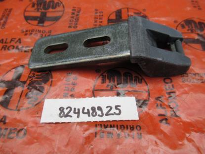 82448925 Plaatje haak kofferbakslot