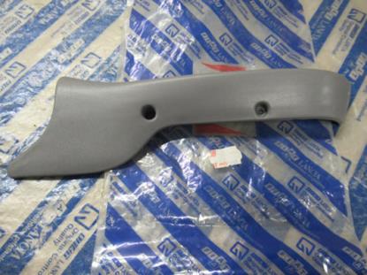 120584673 Sierstuk stoel linksvoor