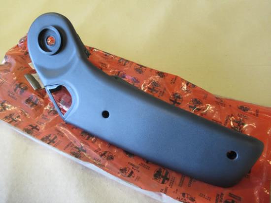 127836620 Sierstuk voorstoelen rechtsbuiten