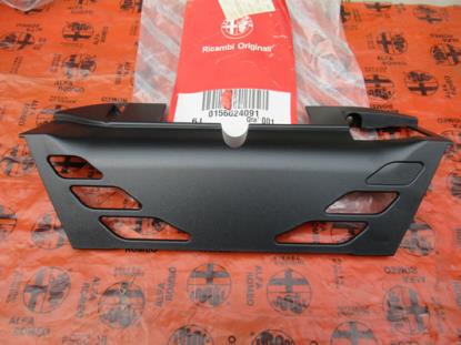 156024091 Beschermplaat motorkap